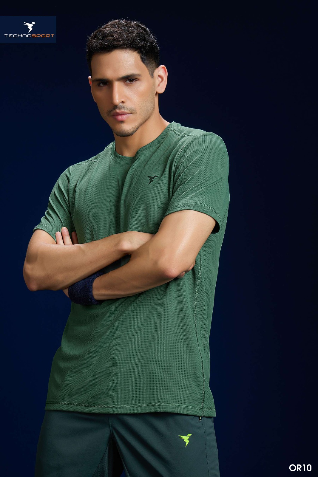 OR10 ASSORTED MENS TECHNOSPORT CREW NECK (L) - Image 24