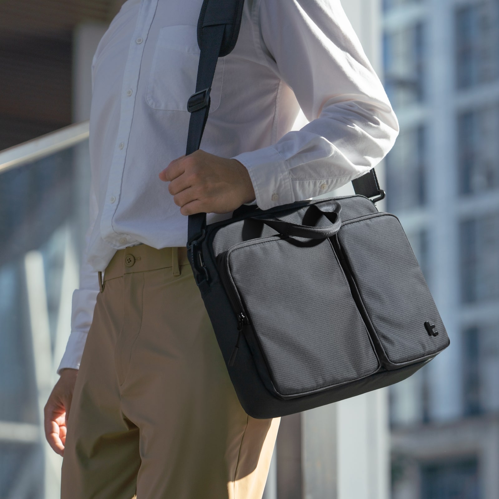 Navigator-A33 Laptop Shoulder Bag-40.64 cm(16 Inch) Universal-Black - Image 17