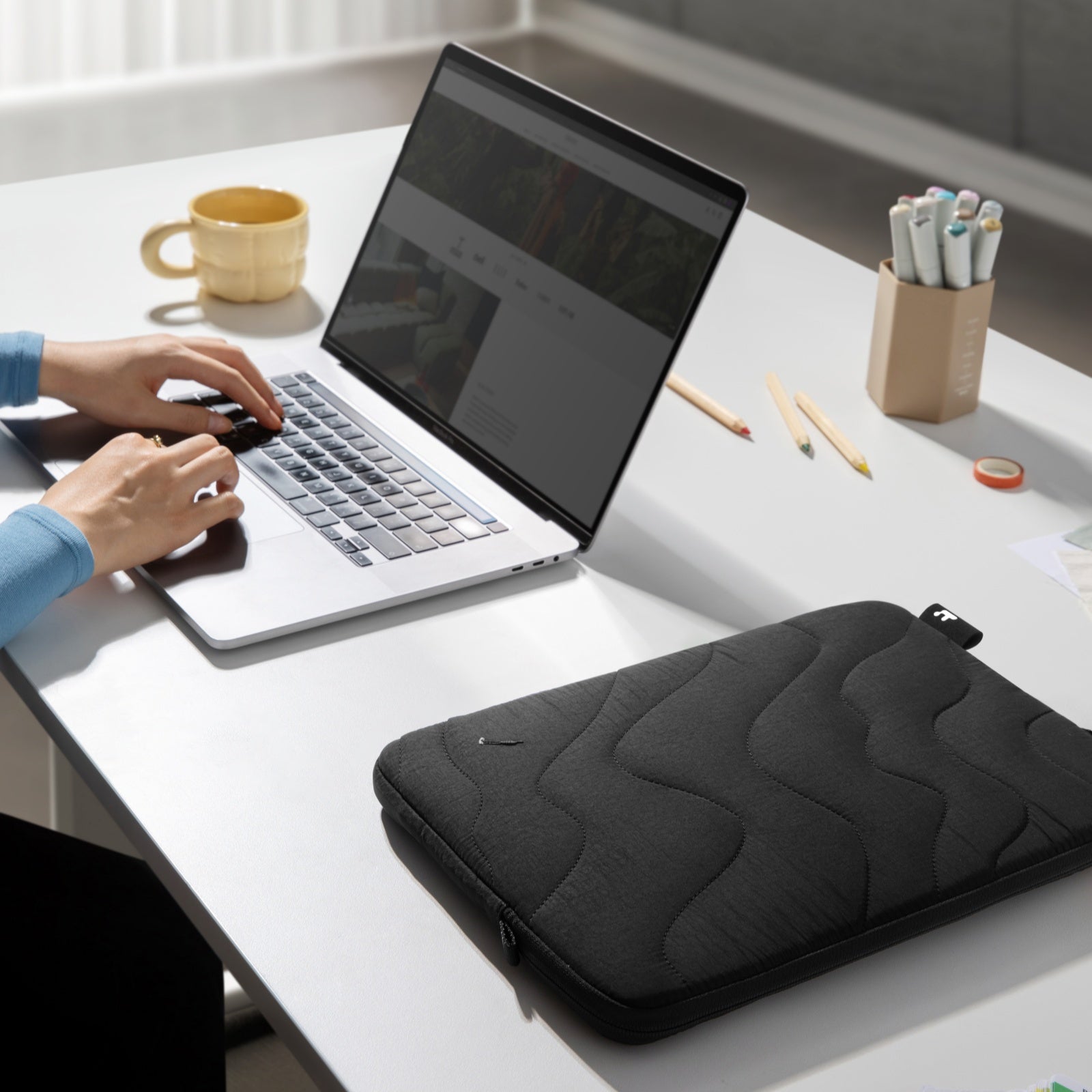 Terra-A27 Puffy Laptop Sleeve 38.1 cm(15 Inch) MacBook-Lavascape - Image 12