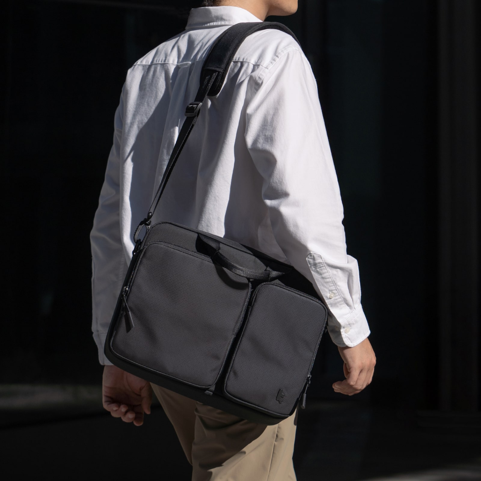 Navigator-A33 Laptop Shoulder Bag-40.64 cm(16 Inch) Universal-Black - Image 18