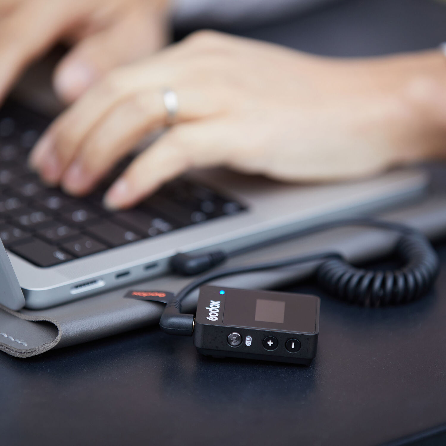 Godox MoveLink II M1 Compact Wireless Microphone System for Cameras & Smartphones - Image 7