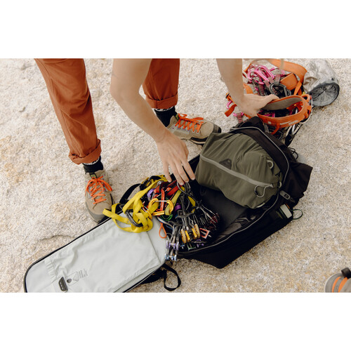 Peak Design Outdoor Backpack Black, 18L - Image 8