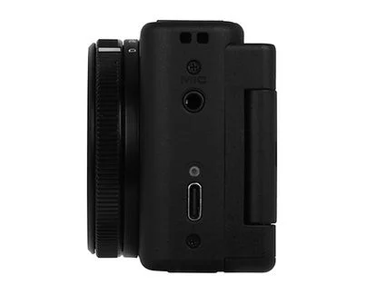 YASHICA City 300 Digital Camera with Quick Flashlight Black YASHICA City 300 Digital Camera with Quick Flashlight Black - Image 5