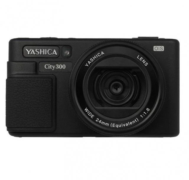 YASHICA City 300 Digital Camera with Quick Flashlight Black YASHICA City 300 Digital Camera with Quick Flashlight Black - Image 1