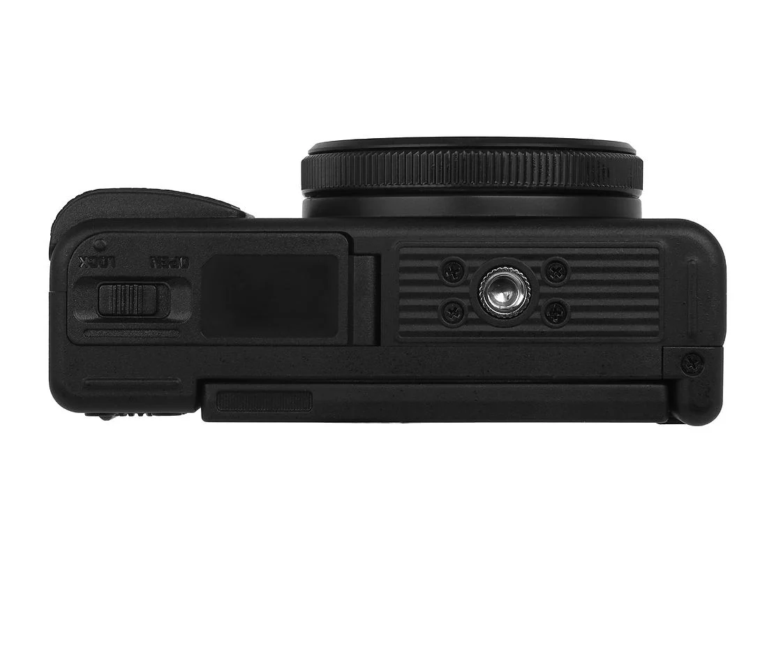 YASHICA City 300 Digital Camera with Quick Flashlight Black YASHICA City 300 Digital Camera with Quick Flashlight Black - Image 3