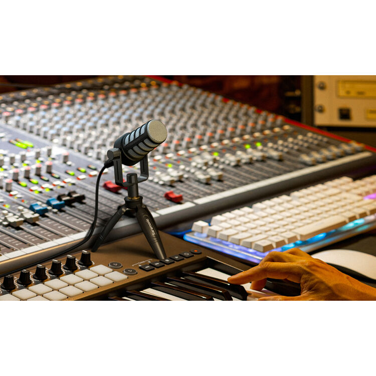 Saramonic SR-BV1 Dynamic Cardioid Podcast/Broadcast Microphone Saramonic SR-BV1 Dynamic Cardioid Podcast/Broadcast Microphone - Image 9