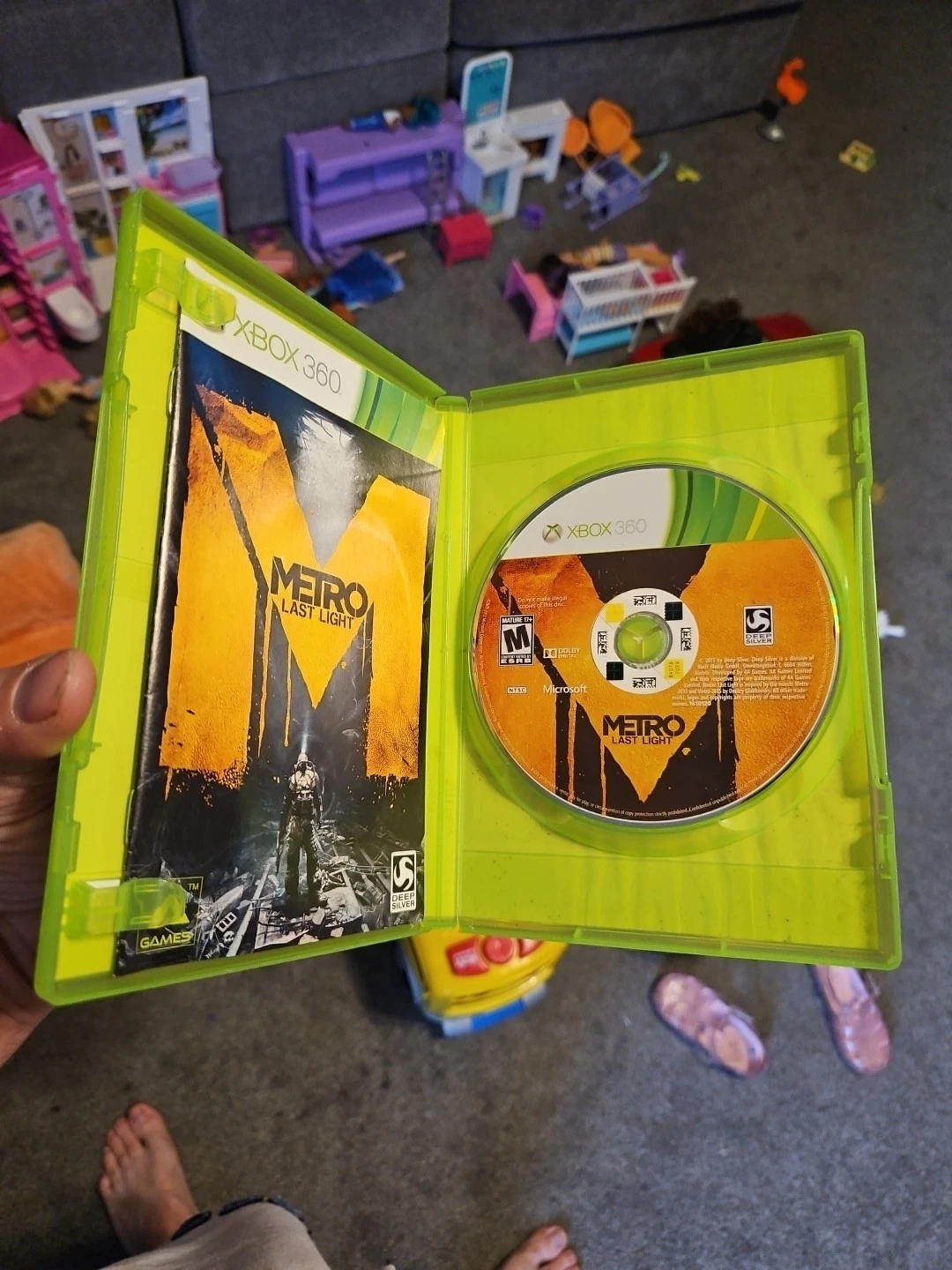 Metro Last Light XBOX 360 PAL ( Preowned ) - Image 4