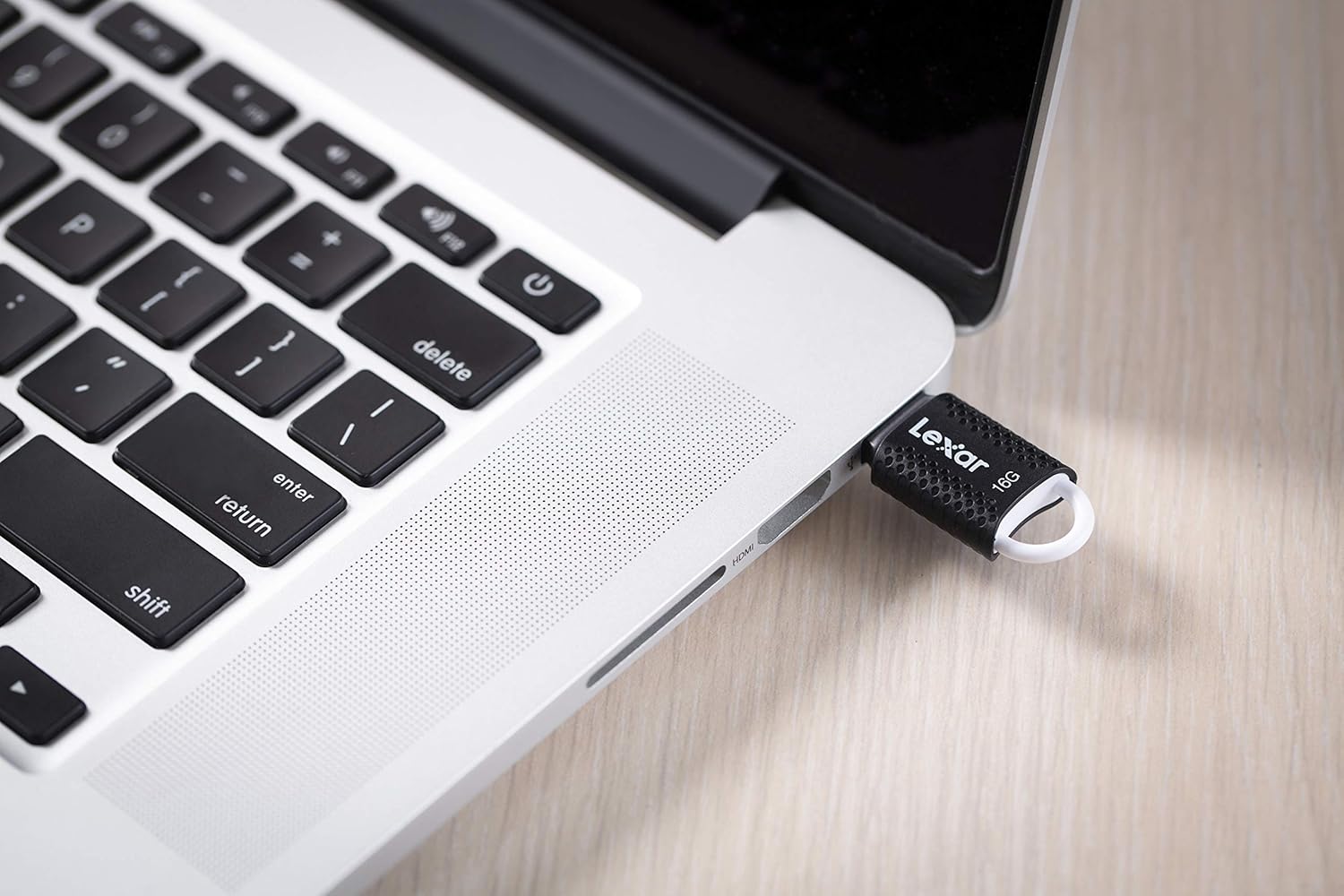 Lexar JumpDrive V40 32GB USB Flash Drive I Reliable Portable Storage I Compatible with PC and Mac Systems - Image 4